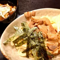 【2025年6月創業】 
弐昇 早稲田
肉汁つけ 竹 並 (麺200g、950円)
＋生姜湯割スープ (卓上、無料) 
＠早稲田8分
25207
〈醤104塩30噌󠄀17タ7昆9出9F12
冷16混2つ1〉|大脇さん