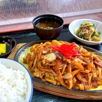 みそ焼きうどん定食|かぬさん