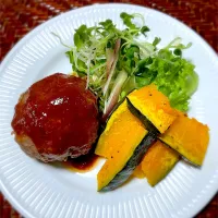 ハンバーグ、カボチャのバター焼き|藤田 まり子さん