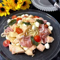 桃と生ハムとモッツレアチーズの冷製手延べ干しめん✨