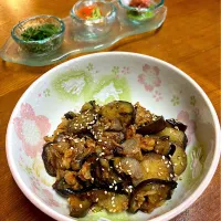 ナス🍆豚バラ八丁味噌炒め＊シラチャーレッド|henryさん