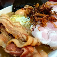 【毎週木曜日は助っ人営業Day】
【食べログ ラーメン TOKYO 
百名店 2021~2024 選出】 
一条流がんこラーメン総本家 
分家 四谷荒木町 
純正スープの100ラーメン
 (1順目ver、1,200円) 
＋つけ玉 (生卵、がんこ/覆麺智/
花木共通メンバーカード提示で無料)
@四谷三丁目4分 
25208
〈醤104塩30噌󠄀17タ7昆9出10F12
冷16混2つ1〉
|大脇さん