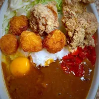 唐揚げイカフライカレー🍛|すくらんぶるえっぐさん