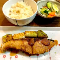鰤の照り焼きと生姜ご飯| リフルシャッフルさん