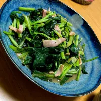 訳ありほうれん草のバター醤油ソテー 1束98円だったので昨日買っておきました 高千穂発酵バターを使ってマス|🐈⸒⸒⸒⸒つるのダンス🐈🐾さん