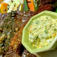サーロインステーキと即興手作りタルタルソースのドアップ🥩|🐈⸒⸒⸒⸒つるのダンス🐈🐾さん