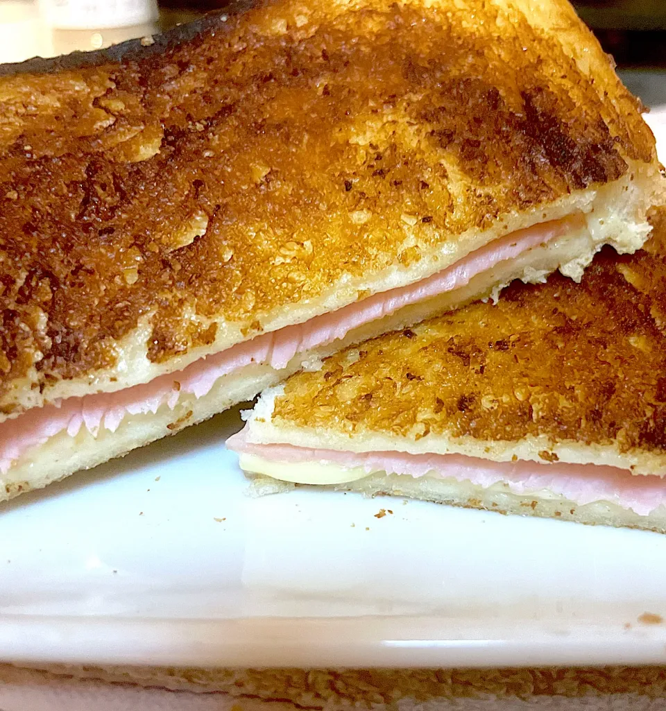 超簡単！グリルドチーズ&ハム|フェンさん