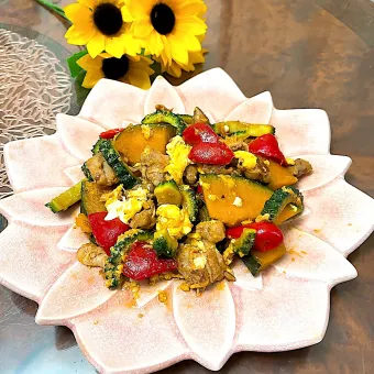 Snapdishの人気料理写真:彩り野菜のゴーヤチャンプルー