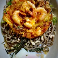 かき揚げ冷やし蕎麦|すくらんぶるえっぐさん