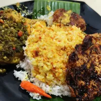 Malay food 😍😋 🌶️🫑green chilli fried chicken, begedil potato🥔 fried egg🍳 with kacap manis 😙|🍒lynnlicious🍒さん