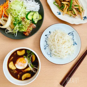 Snapdishの人気料理写真:レトルトカレーでカレーつけ汁そうめん