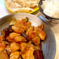 おっさん飯　水餃子　鶏肉と茄子のサッパリ炒め|ひげおやじさん