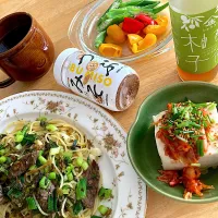 とうもろこし麺で牛ステーキ肉とネギの粒みそ柚子胡椒パスタ🌱創作料理|さくたえさん
