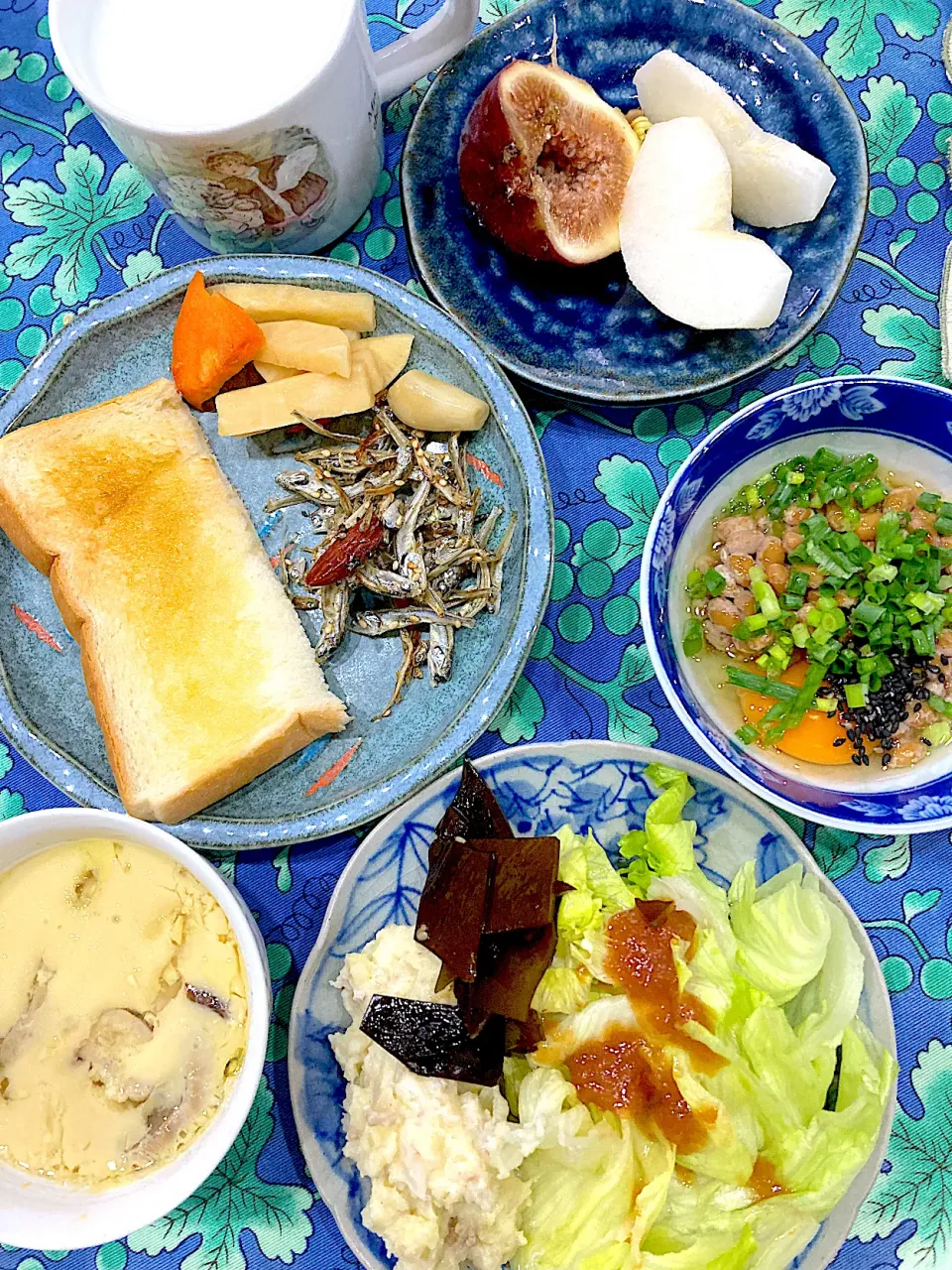 しばらくお預け実家朝ご飯😆|さくたえさん