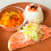 朝ごはん  塩麹漬け鮭| tap.rinさん