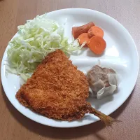 キャベツ、にんじん、アジフライ、特大シュウマイ| ナナさん