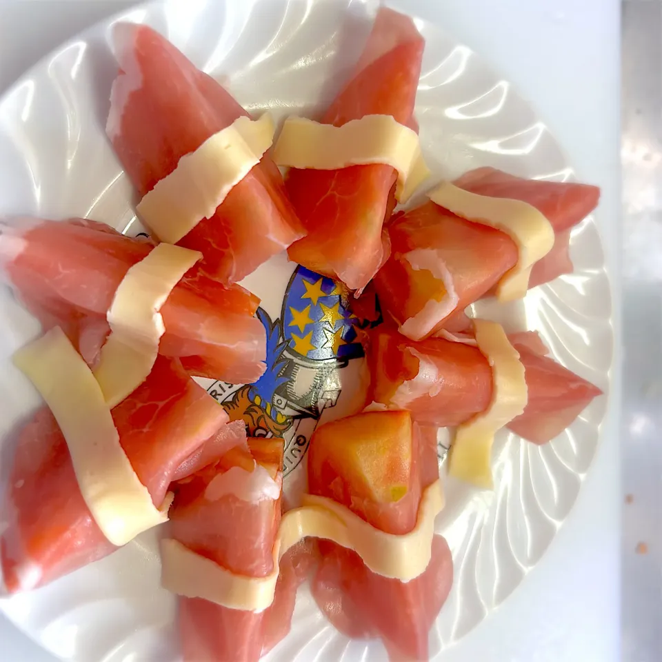 トマトの生ハムチーズ巻き|Shimoda Tohruさん