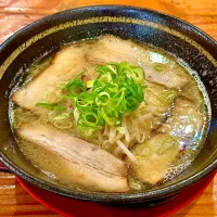 福岡とは違う「豚骨ラーメン」🍜| にゃあ（芸名）さん