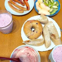 ブルーベリーのベーグルとイチヂクのパン|shimarirsさん