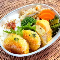 コーンクリームコロッケ夜勤弁当(娘)☆8月10日|kaoriさん