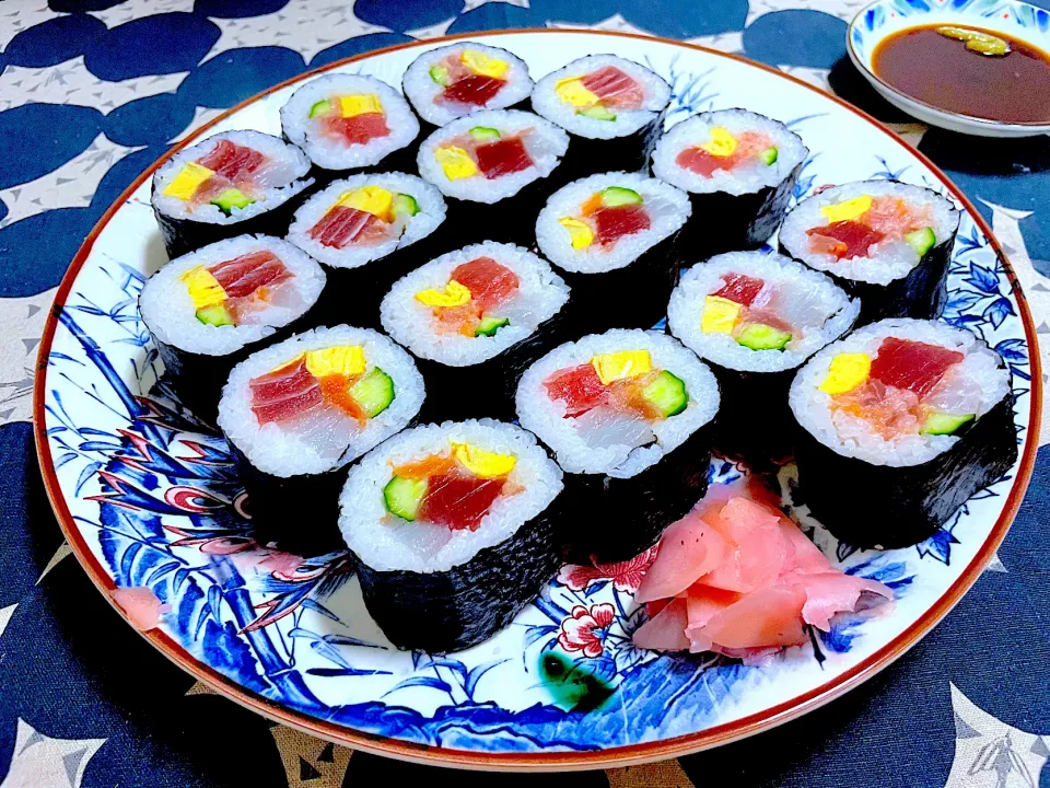 ももさんの料理 海鮮太巻き|ももさん