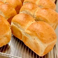 「Pain de mie」
自家製酵母のパンドミー
サンドイッチにして
朝ごはん🍞
思ったよりも
カマ伸びしてないのは ご愛嬌|ばくあんしゃさん
