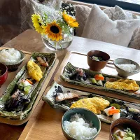 娘リクエスト朝食　鰤塩焼き　チースとベーコンのオムレツ　浅漬け　ナスのおひたし　味噌汁| izunさん