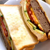 ハンバーグはさんでみました|mnbさん