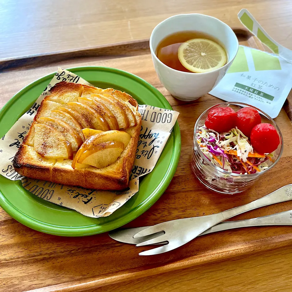 朝ごはん　アップルシナモントースト🍎|kaeさん
