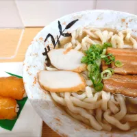 【8/12までの催事出展 from 
沖縄県南大東村】
大東そば いちごいちえ
大東そば&大東すしセット
 (限定200食)
＠東武百貨店池袋店　大沖縄展
25212
〈醤106塩30噌󠄀17タ7昆9出11F12
冷17混2つ1〉|大脇さん