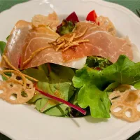 生ハムと菜園風サラダ🥗|Kojiさん