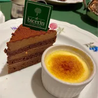 サケルとクレームブリュレ🍰🫖|Kojiさん