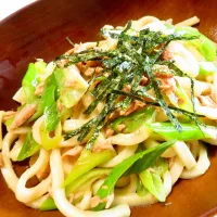 青ネギとツナ缶の焼きうどん|Yasuo  Watanabeさん