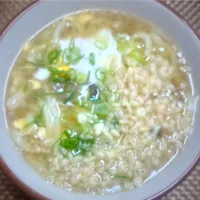 牛卵うどん|すくらんぶるえっぐさん