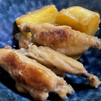 手羽中と新じゃがの甘辛煮|miyuki.mさん
