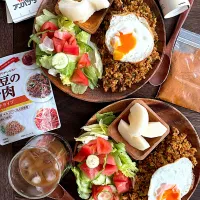 由美さんの料理 パパ氏のスパイスでカレーピラフな朝🍛
