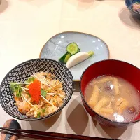 鮭の炊き込みと甘鯛のあらの味噌汁|yosukeさん