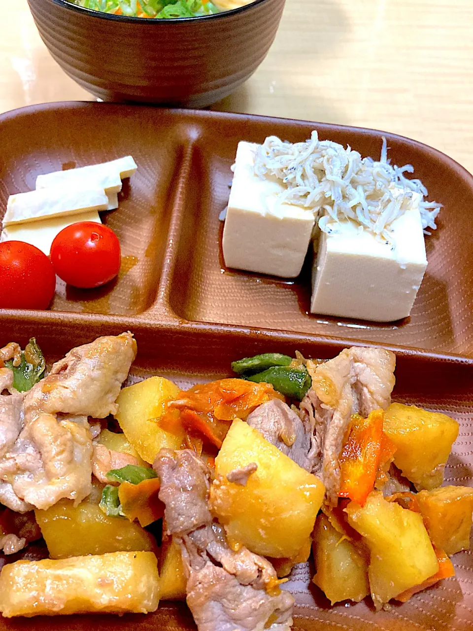 豚肉とじゃがいものオーロラソース和え&しらす冷奴&チートマ&味噌汁|なおさん