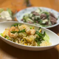 8/11の夕食　海老とレタスの炒飯