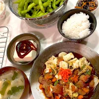 おっさん飯　枝豆　野菜炒め　豆腐　汁　ひじき|ひげおやじさん