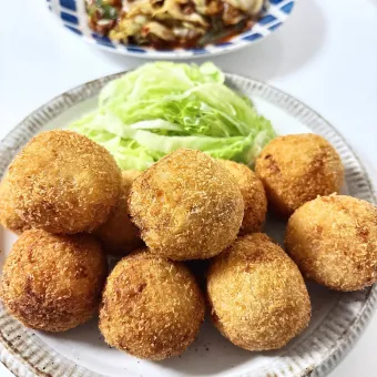 Snapdishの人気料理写真:オーロラさんの料理 生姜焼きコロッケ
