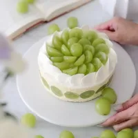 フレジエ風シャインマスカットのケーキ