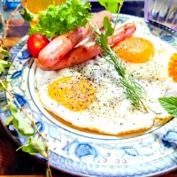 塩コショウと黒胡椒いっぱいの目玉焼き| 橘葵さん