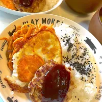 おっさんワンプレート　ハンバーグ師匠　目玉の親父　パスタ　汁|ひげおやじさん