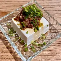 「肉味噌  冷やっこ」🍺
冷たいビールと茄子の冷やし蜂
揖保乃糸を添えて 昼ごはん💦|ばくあんしゃさん