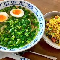 残り物ランチ / ニラそば & ターメリックライスのカレー炒飯|リフルシャッフルさん