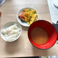 長ネギの青い部分の白だし卵焼きにキムチと味噌汁|りょうさん