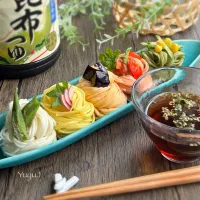 夏野菜のカラフルそうめん