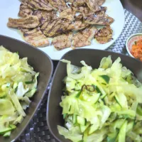 焼肉＆キャベツとキュウリのナムル|テケテケさん