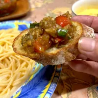 ぺぺロンチーノとブルスケッタで夕飯|美知子さん